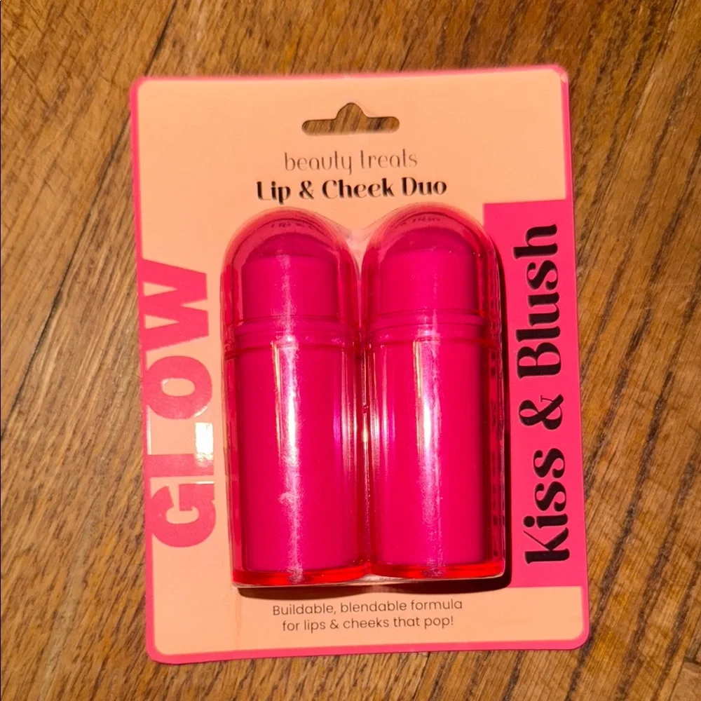 •BEAUTY TREATS•NWT GLOW BRIGHT PINK & PEACHY PINK LIP & CHEEK DUO